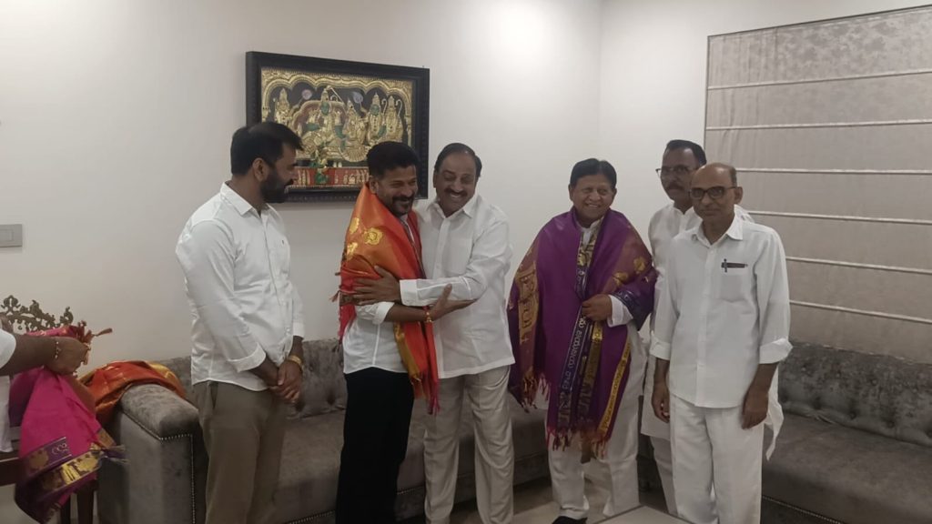 dissident-brs-leader-invited-to-join-congress