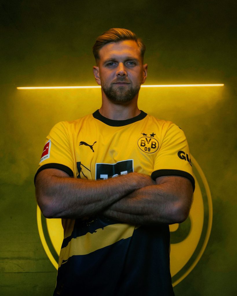 bremen-striker-fullkrug-joins-dortmund