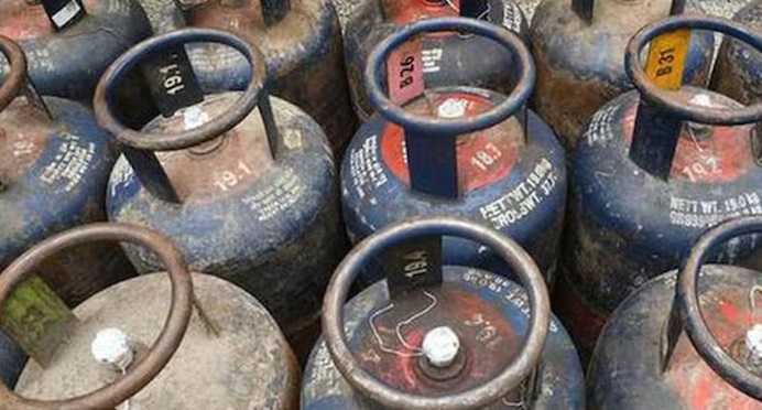 Commercial LPG cylinder prices cut by Rs 158 commercial-lpg-cylinder-prices-cut-by-rs-158