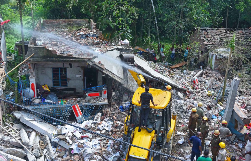 bengal-illegal-firecracker-units:-tussle-between-state-govt,-wbpcb-intensifies