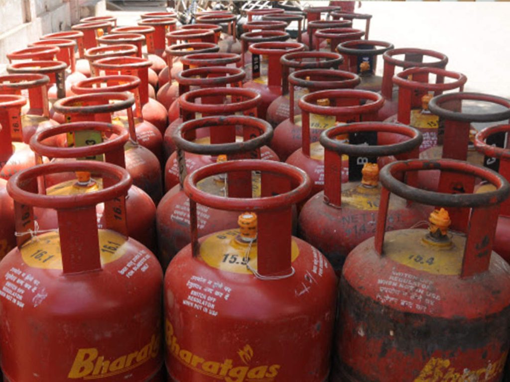 lpg-costliest-in-bihar-even-after-price-cut,-state-battles-surging-prices