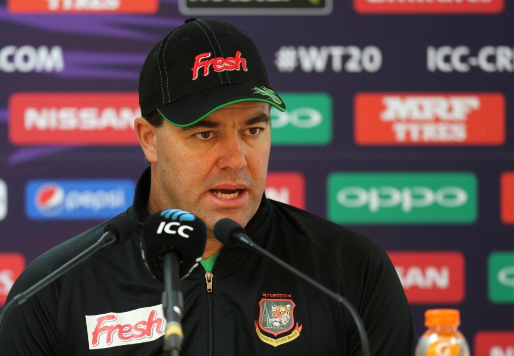 Former Zimbabwe captain Heath Streak passes away at 49 after losing cancer battle former-zimbabwe-captain-heath-streak-passes-away-at-49-after-losing-cancer-battle