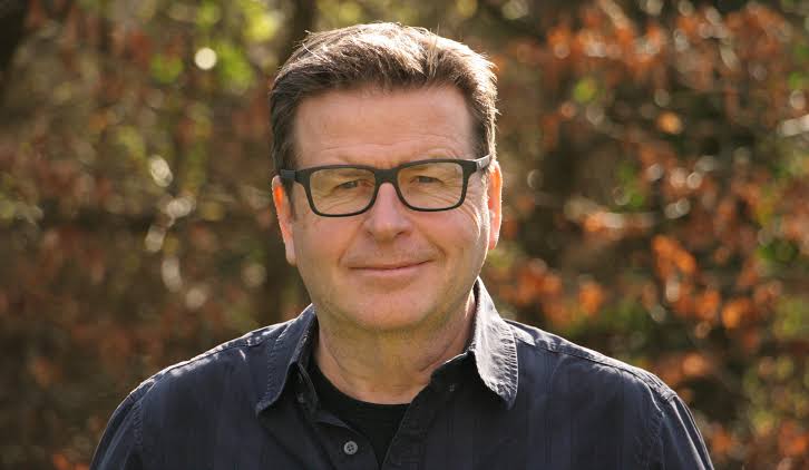 Simon West set to direct historical drama film ‘Antara’ in Saudi Arabia’s futuristic Neom city simon-west-set-to-direct-historical-drama-film-‘antara’-in-saudi-arabia’s-futuristic-neom-city