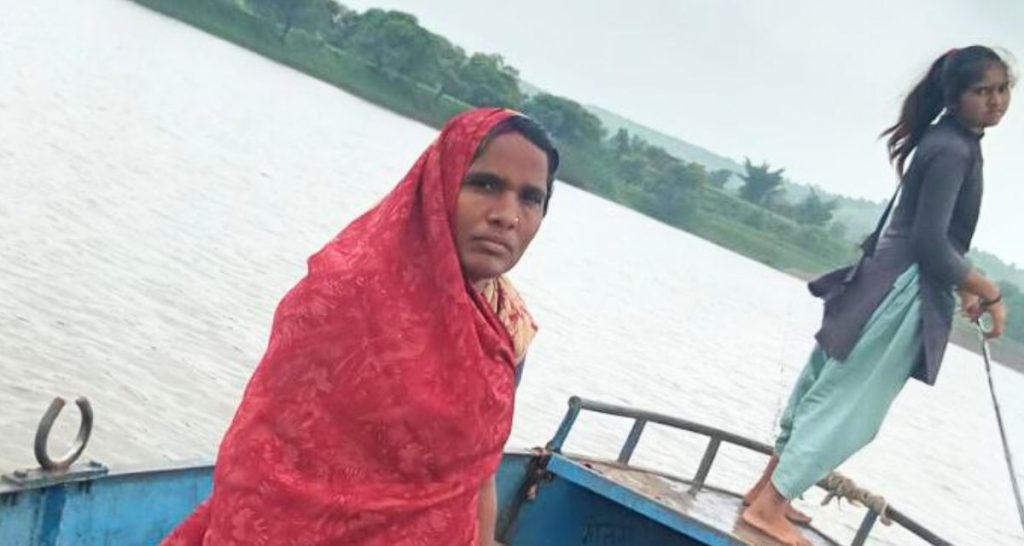 ratlam’s-risky-rides:-the-struggle-for-safe-commute-to-remote-villages