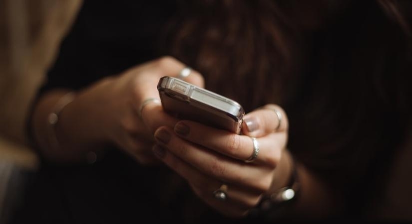 Mumbai woman makes 39th bomb hoax call to cops mumbai-woman-makes-39th-bomb-hoax-call-to-cops