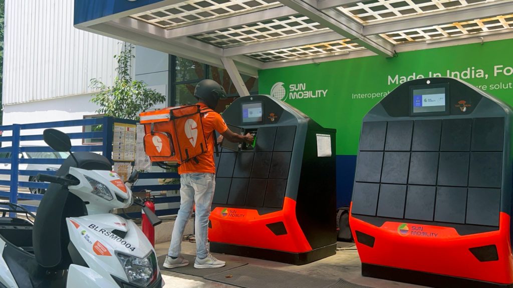 sun-mobility-to-power-over-15k-e-bikes-in-swiggy’s-delivery-fleet