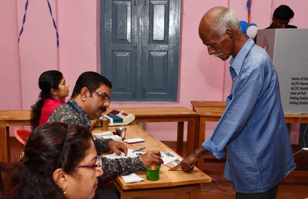 voting-crosses-55%-in-puthuppally-bypoll-(-lead)