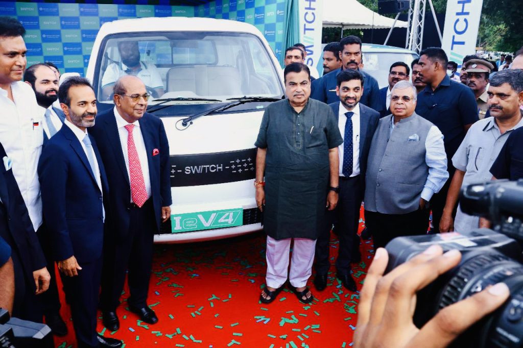 ashok-leyland-unveils-e-lcv