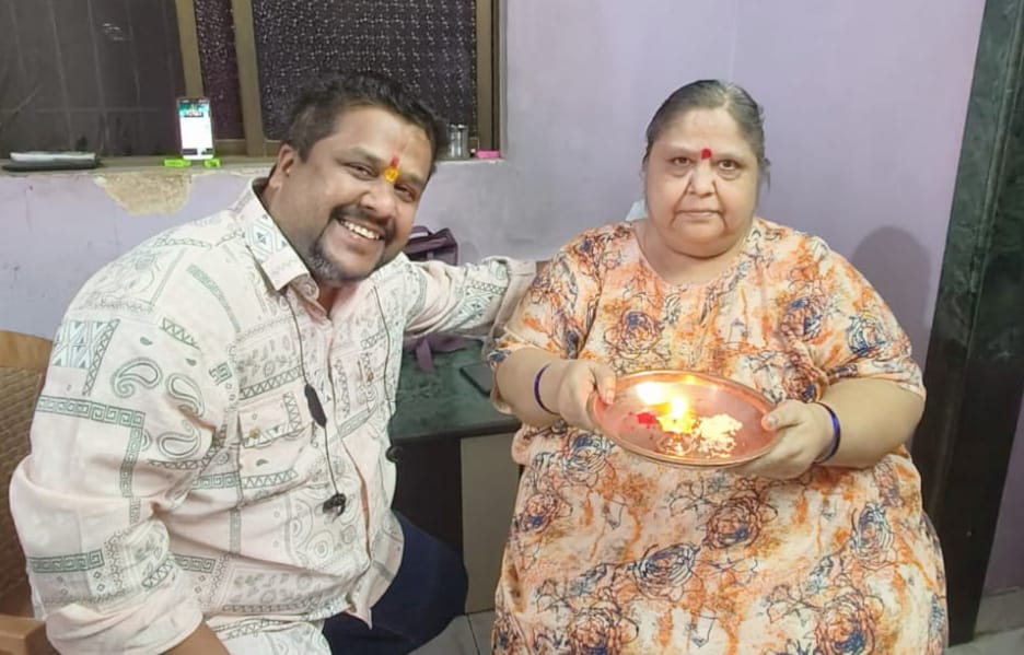 maha:-160-kg-woman-falls-from-bed;-thane-disaster-teams-heave-her-back