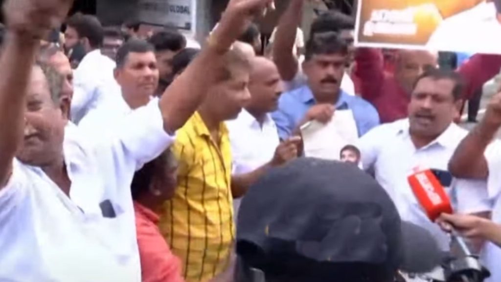 Counting begins for Puthuppally bypolls, Chandy Oomen leading counting-begins-for-puthuppally-bypolls,-chandy-oomen-leading