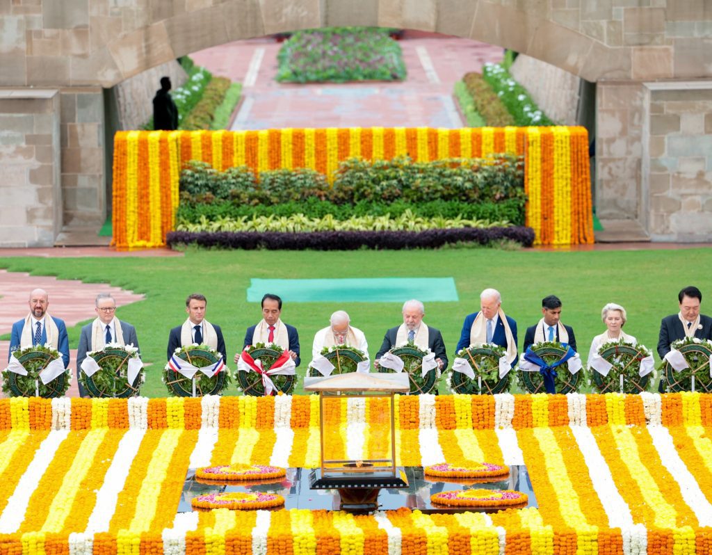 world-leaders-pay-tribute-to-mahatma-gandhi-at-rajghat-(ld)