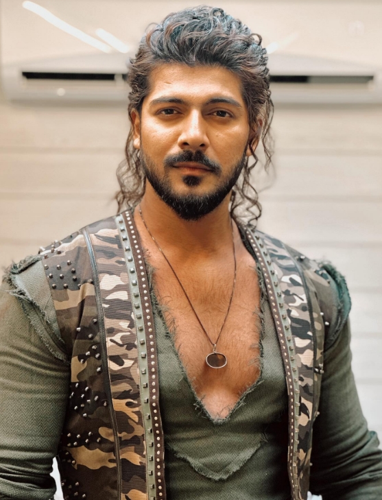 Sheezan Khan looks back at his acting journey, says he learnt on the way sheezan-khan-looks-back-at-his-acting-journey,-says-he-learnt-on-the-way