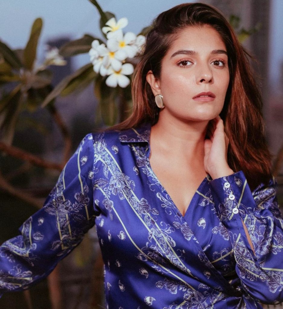 pooja-gor-calls-dulquer-salmaan-a-‘natural-actor’-and-‘very-easy-to-work-with’