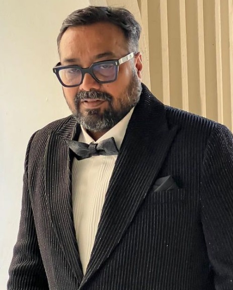 Anurag Kashyap felt ‘awkward’ to be the poster boy of ‘Haddi’ anurag-kashyap-felt-‘awkward’-to-be-the-poster-boy-of-‘haddi’