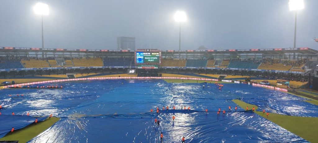 asia-cup:-india-pakistan-match-halted-in-colombo-due-to-heavy-rain;-rohit,-gill-slam-fifties