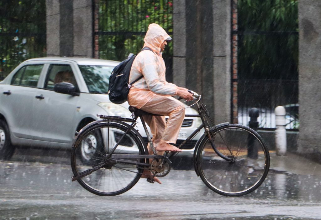 delhi-experiences-cleanest-air-day-of-the-year-amidst-continuous-rain