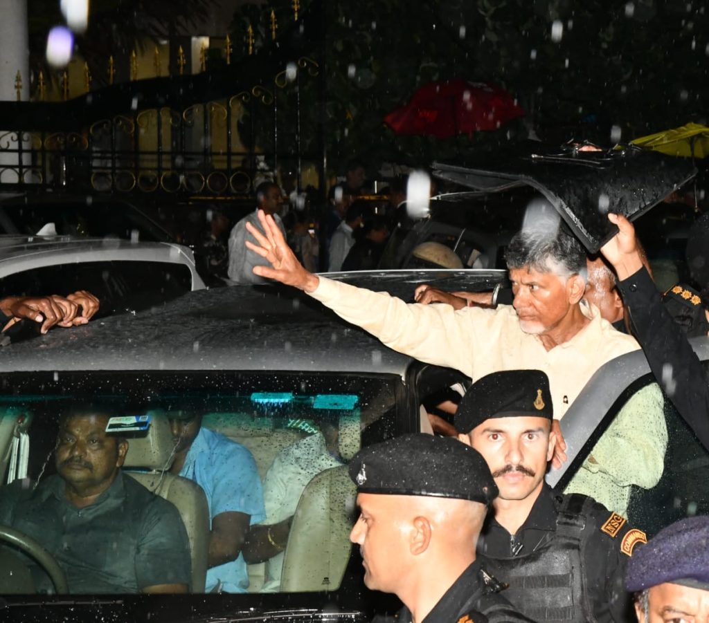 chandrababu-naidu-sent-to-14-days-judicial-custody,-being-shifted-to-rajahmundry-jail-(lead)