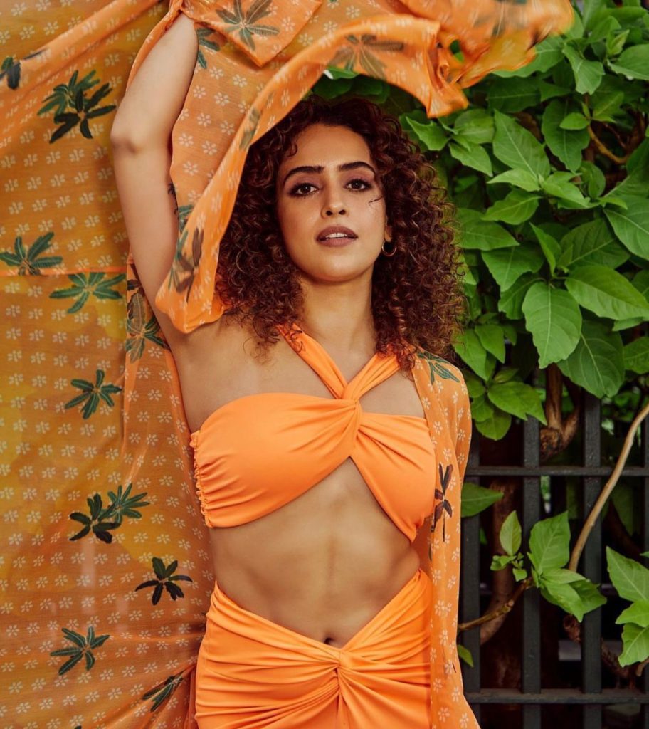 sanya-malhotra-gets-nostalgic:-‘used-to-visit-srk’s-house-just-to-pump-ourselves-up’