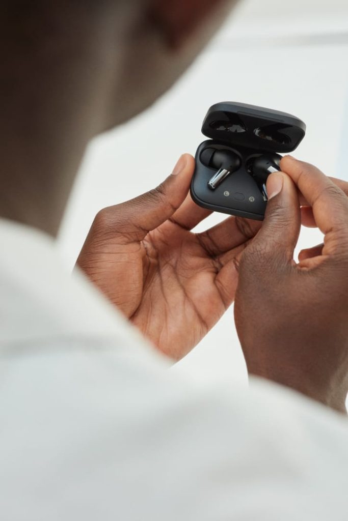 chinese-brands-hit-at-indian-tws-earbuds-brands’-dominance,-capture-17%-share