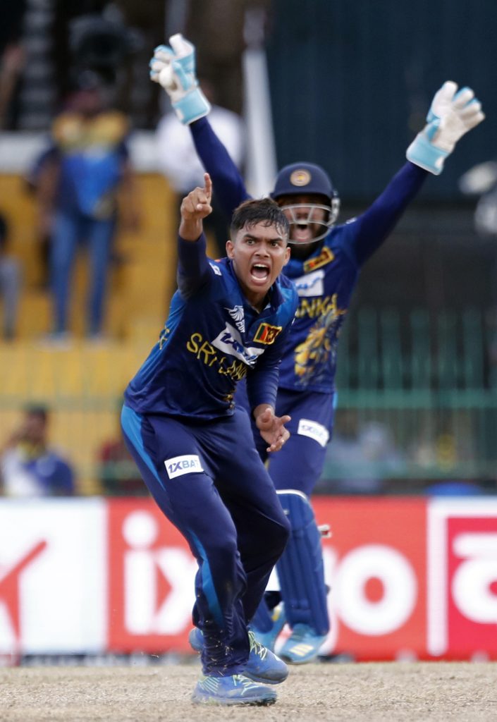 asia-cup:-sri-lanka-spinner-wellalage-stuns-india,-claims-maiden-five-fer-in-odi-cricket