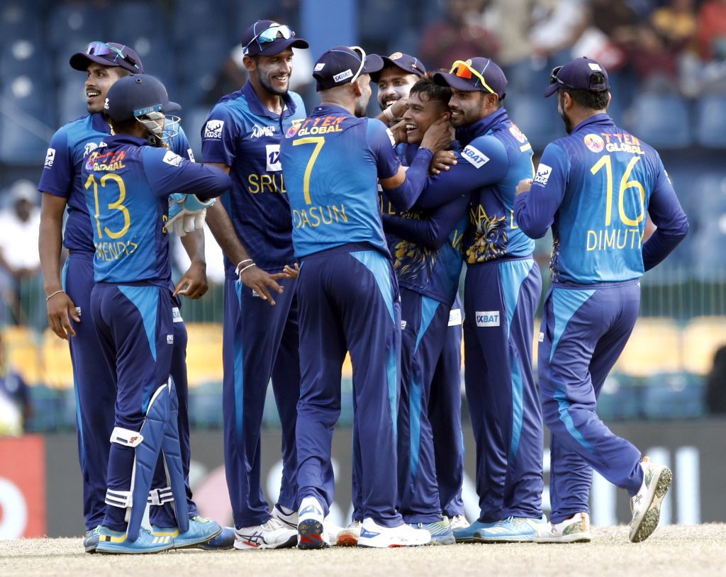 asia-cup:-spin-web-woven-by-wellalage,-asalanka,-theekshana-restricts-india-to-213-against-sri-lanka