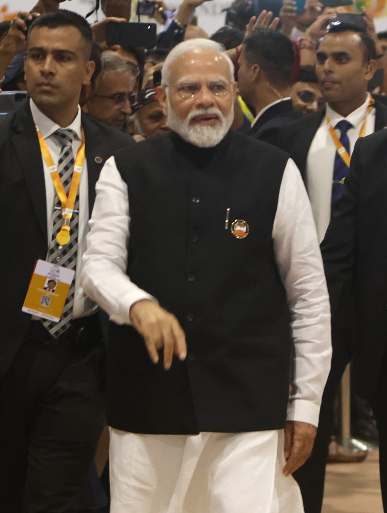 PM meets MEA, PMO officers, commends them for successfully holding G20 Summit pm-meets-mea,-pmo-officers,-commends-them-for-successfully-holding-g20-summit