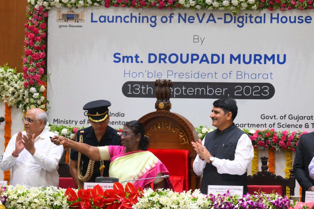 president-inaugurates-gujarat-assembly’s-neva-project-for-paperless-proceedings