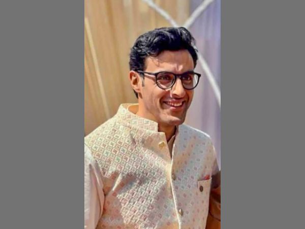 Martyred J&K Police officer’s father defies grief, tears to salute his son martyred-j&k-police-officer’s-father-defies-grief,-tears-to-salute-his-son