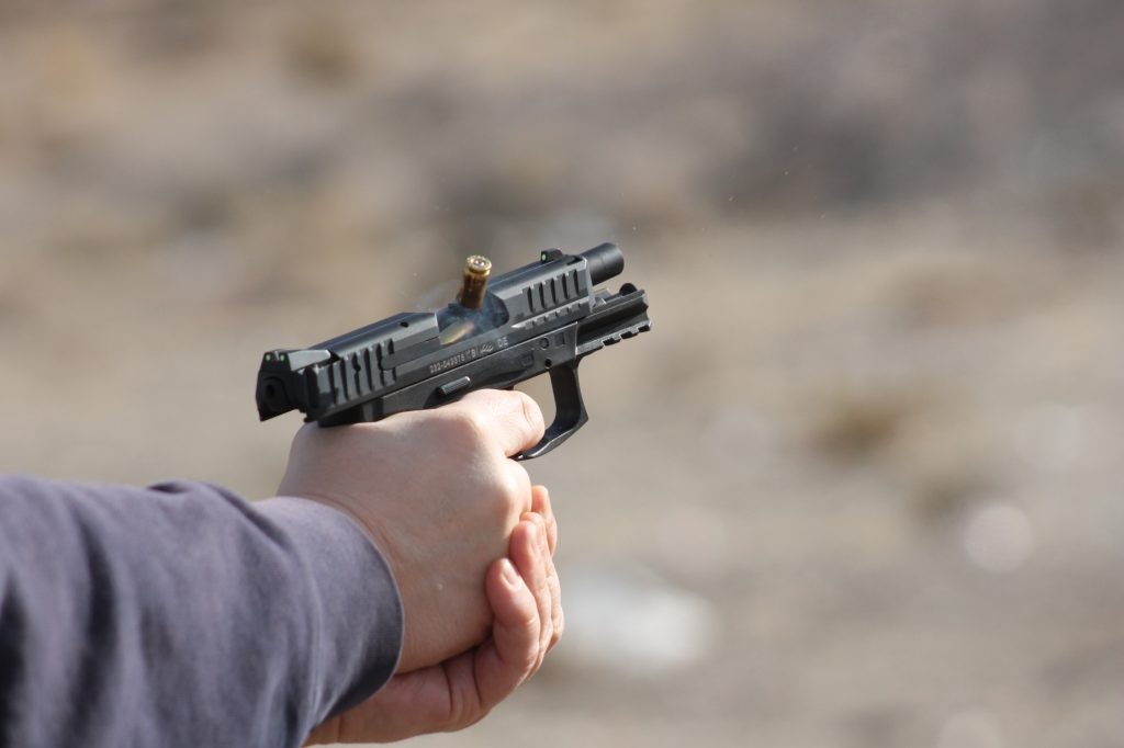us-judge-blocks-order-halting-right-to-carry-guns-in-albuquerque