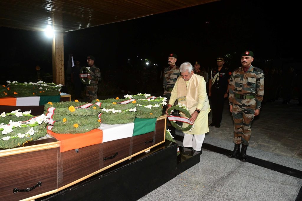 j&k-l-g-pays-homage-to-col-manpreet-singh,-major-aashish-dhonchak