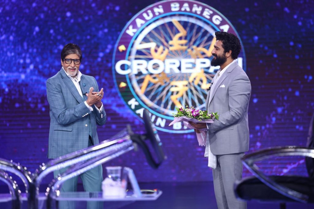 amitabh-bachchan,-vicky-kaushal-bond-over-cricket-on-‘kbc-15’