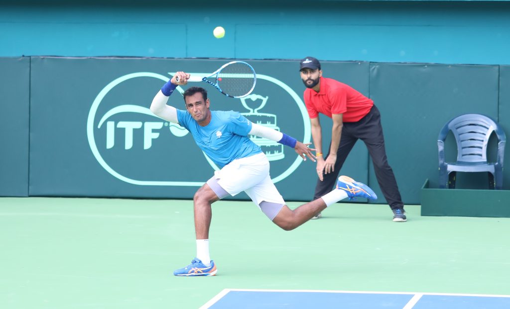 davis-cup:-sasikumar-mukund-retires-with-cramps-as-india-lose-first-singles-to-morocco
