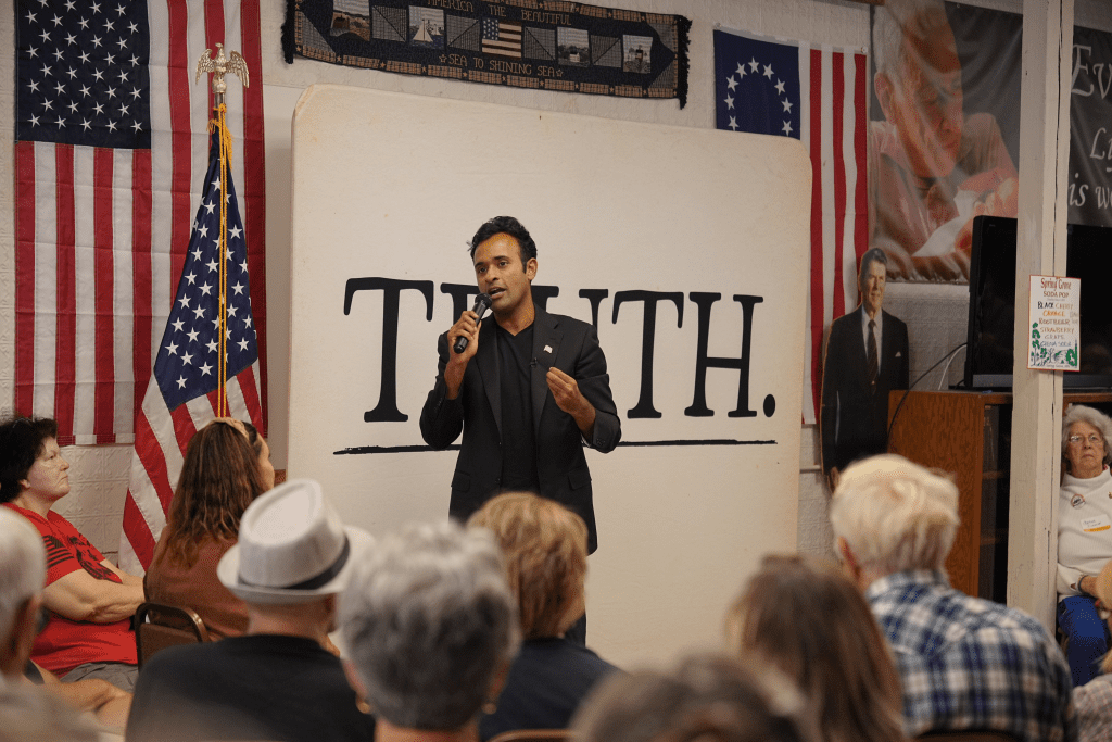 Ramaswamy wants to end H-1B visa system, says it’s ‘indentured servitude’: Report ramaswamy-wants-to-end-h-1b-visa-system,-says-it’s-‘indentured-servitude’:-report