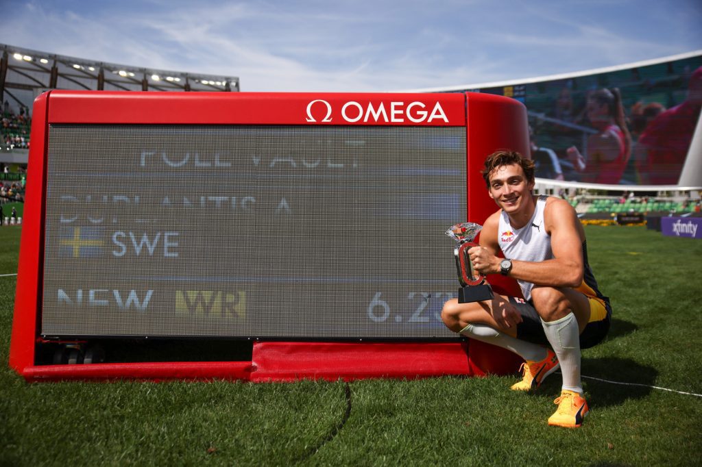 duplantis-breaks-own-world-pole-vault-record-to-win-diamond-league-title;-tsegay-smashes-world-5000m-record