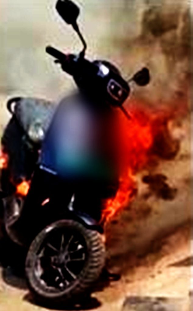 e-scooter-battery-explodes-during-charging-in-south-delhi,-no-injuries-reported