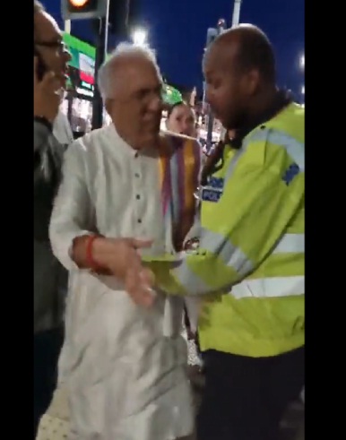 cop-‘manhandles’-elderly-hindu-priest-in-leicester,-video-goes-viral
