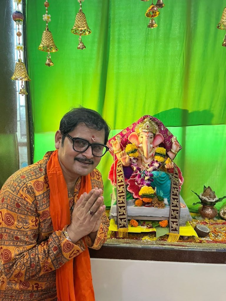 Rohitashv Gour’s daughter welcomed Ganpati Bappa home allowing him to fulfil work commitments rohitashv-gour’s-daughter-welcomed-ganpati-bappa-home-allowing-him-to-fulfil-work-commitments