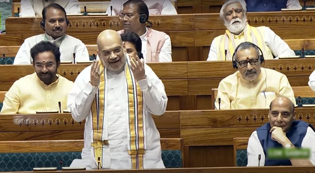 amit-shah-hits-back-at-rahul-gandhi-for-his-secretaries-obc-remarks