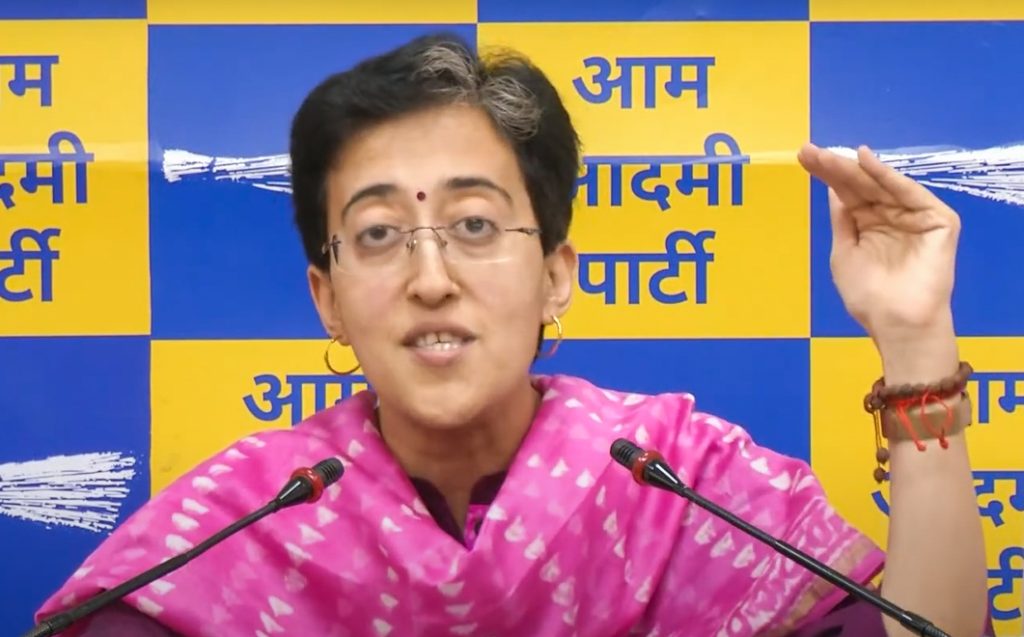 atishi-pulls-up-principal-and-teachers-for-irregularities-in-mcd-school