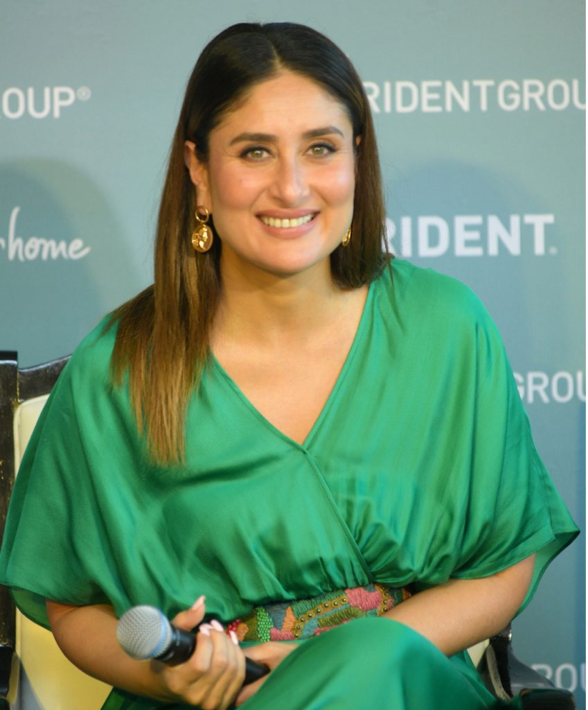 Kareena receives B’day wishes from Alia Bhatt, Soha Ali Khan, Kunal Khemmu kareena-receives-b’day-wishes-from-alia-bhatt,-soha-ali-khan,-kunal-khemmu