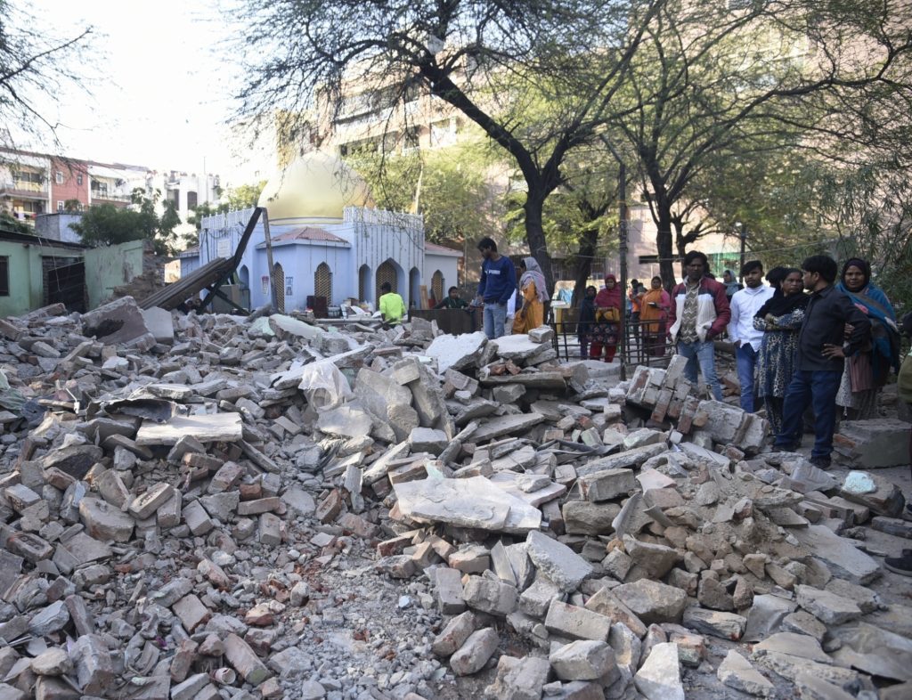 will-not-demolish-mosques,-other-waqf-properties-in-mehrauli-archaelogical-park,-dda-assures-delhi-hc