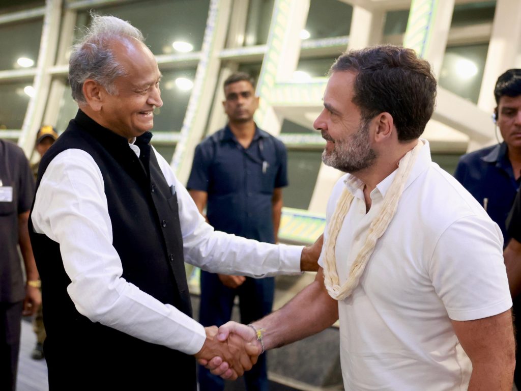 Rahul Gandhi reaches Jaipur; to lay foundation of Congress headquarters building rahul-gandhi-reaches-jaipur;-to-lay-foundation-of-congress-headquarters-building