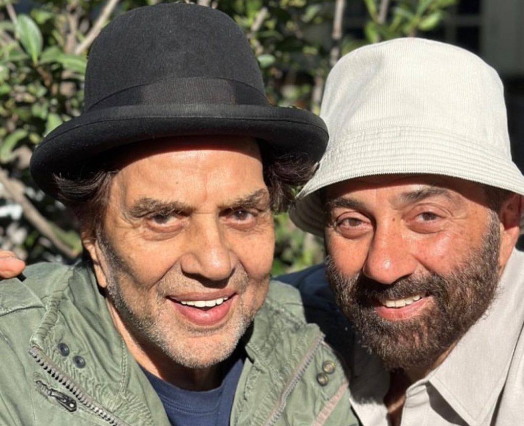 dharmendra-is-a-proud-father-with-success-of-‘gadar-2’