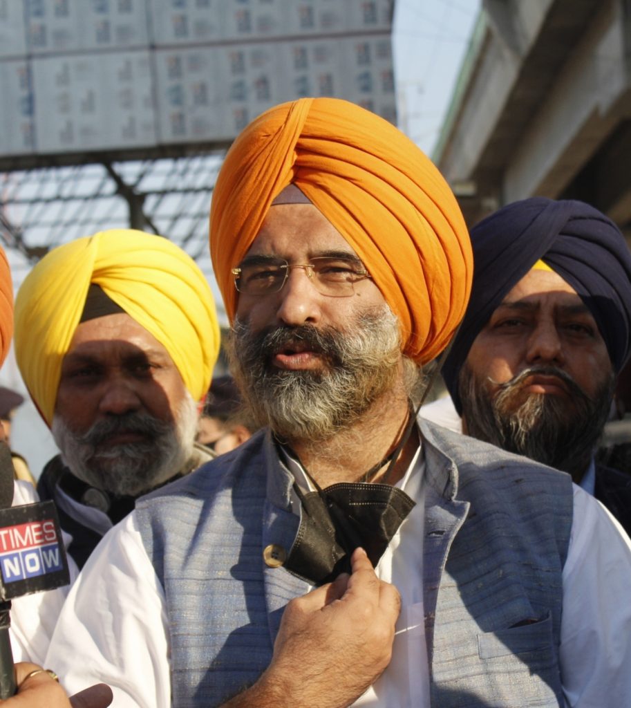 mann-out-to-destroy-punjab-for-sake-of-kejriwal,-says-sirsa