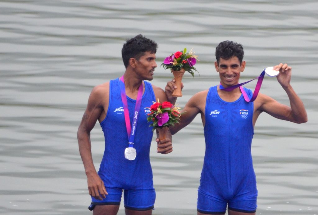 asian-games:-rowers-arjun-lal,-arvind-singh-claim-silver-medal-in-men’s-double-sculls