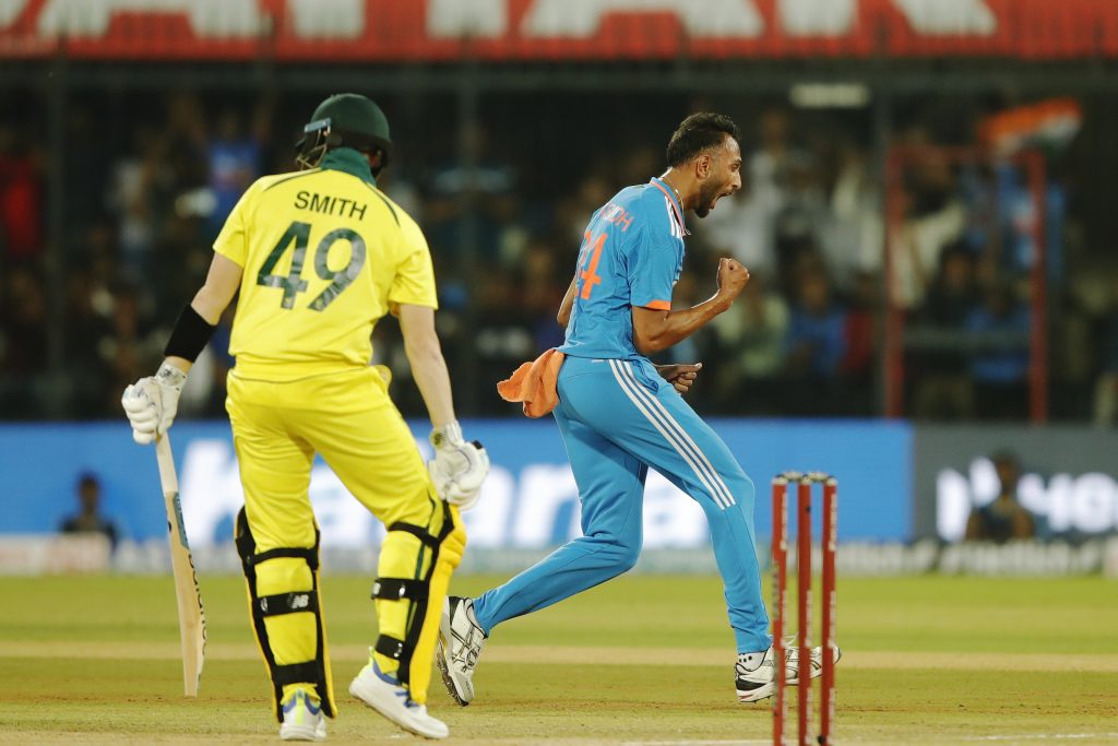 2nd-odi:-prasidh-takes-two-wickets-before-rain-interrupts-australia’s-run-chase-in-indore