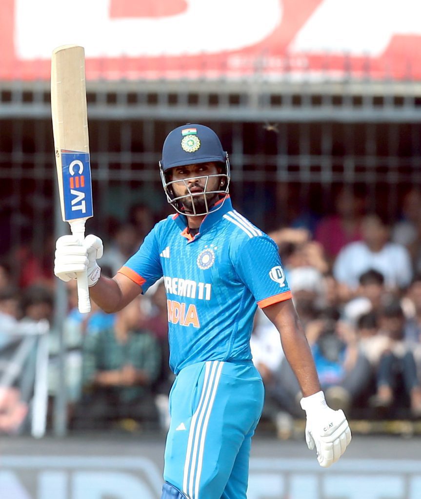 2nd-odi:-virat-is-one-of-the-greats,-no-chance-of-stealing-that-spot-from-him:-shreyas-iyer