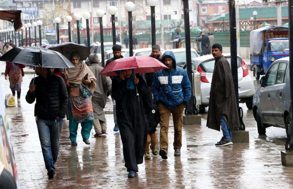 rain-breaks-unprecedented-dry-spell-in-kashmir