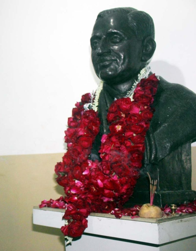 Nitish,Tejashwi pay tribute to Bharatiya Jan Sangh leader Deendayal Upadhyaya nitish,tejashwi-pay-tribute-to-bharatiya-jan-sangh-leader-deendayal-upadhyaya