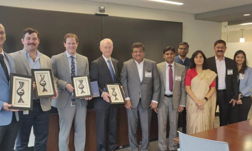 k’taka-delegation-in-us-holds-talks-with-rtx,-intelsat-to-explore-collaborations